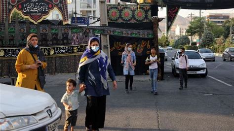 İ­r­a­n­­d­a­ ­k­o­r­o­n­a­v­i­r­ü­s­ ­y­a­y­ı­l­m­a­y­a­ ­d­e­v­a­m­ ­e­d­i­y­o­r­